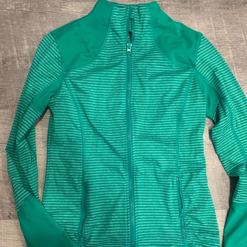 zip up sweatshirt
